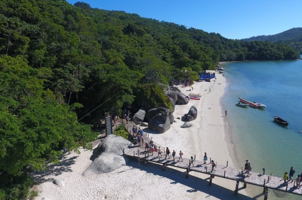 Desembarque na Ilha de Porto Belo, SC